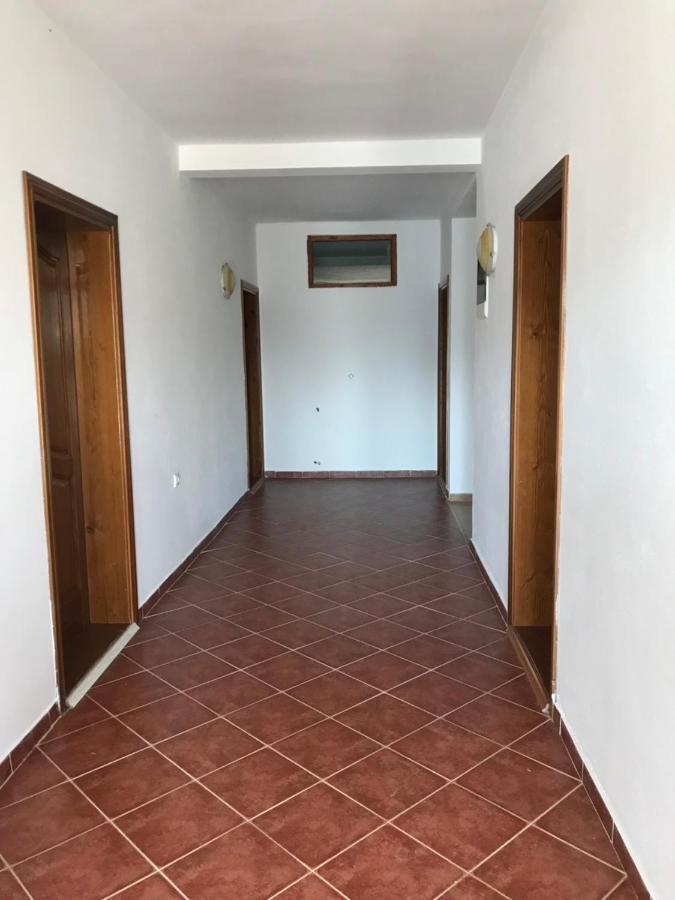 Rooms Ajllin Улцинь Екстер'єр фото