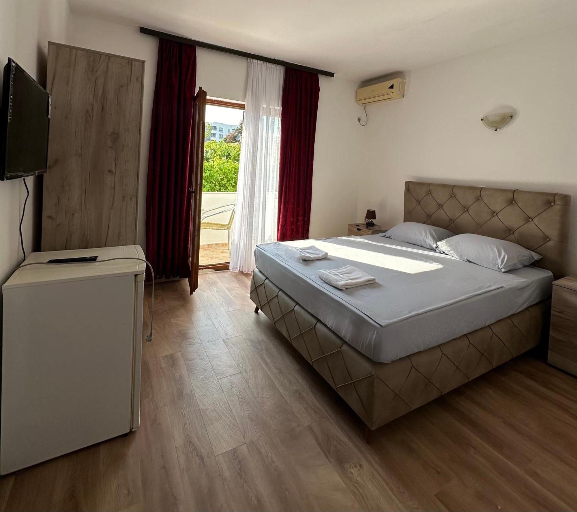 Rooms Ajllin Улцинь Екстер'єр фото