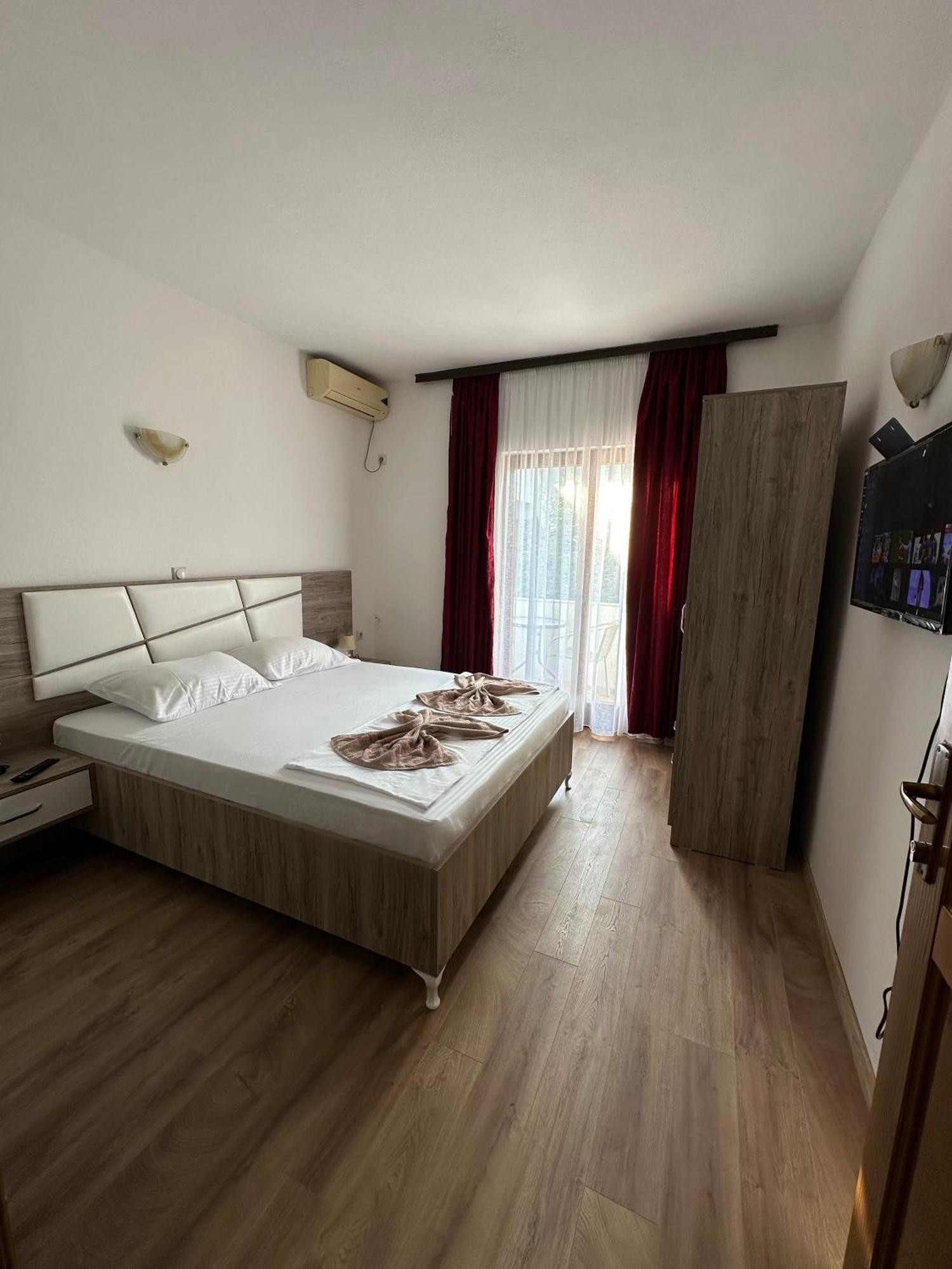 Rooms Ajllin Улцинь Екстер'єр фото